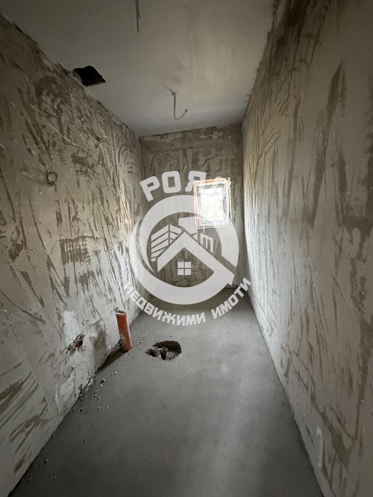 Роял Имоти продава Ексклузивно две двуетажни къщи в гр.Стамболийски - 0