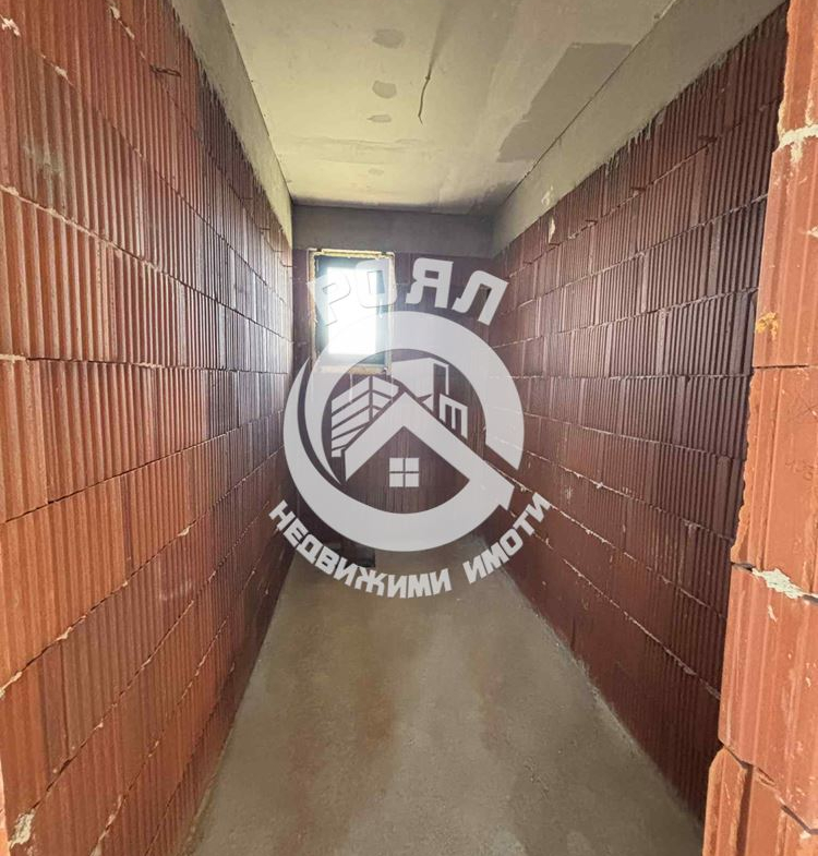 Роял Имоти предлага за продажба едноетажна къща в с. Оризари, област Пловдив - 0