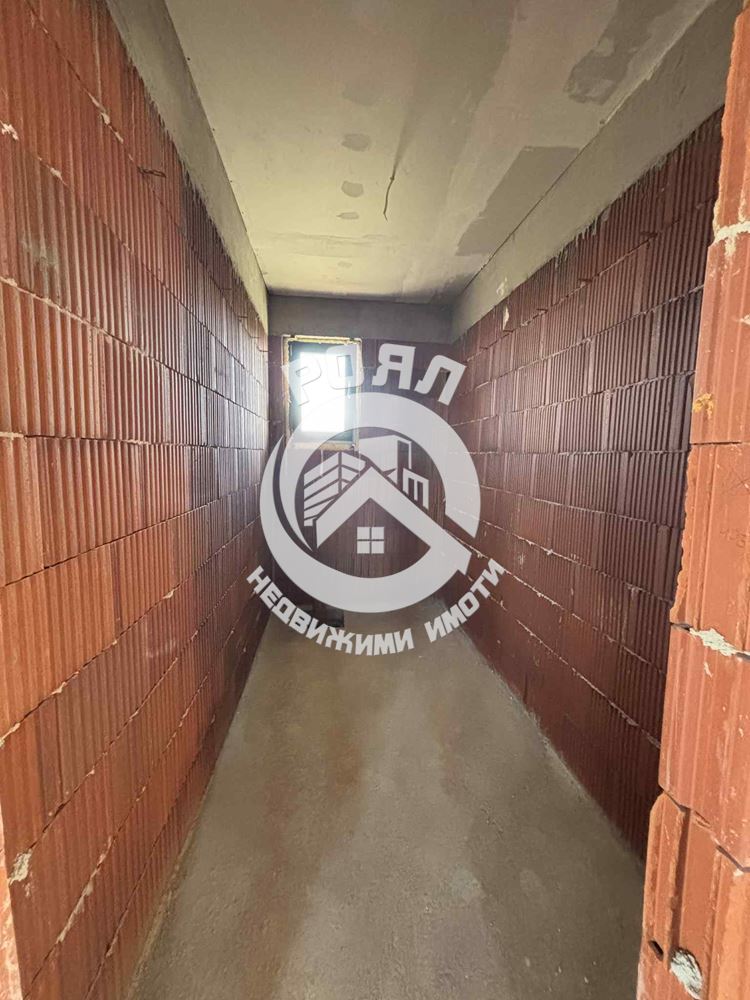 Роял Имоти предлага за продажба едноетажна къща в с. Оризари, област Пловдив - 0