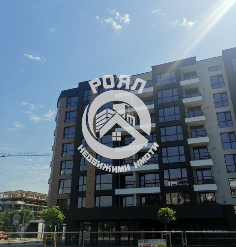 Роял имоти продава Ексклузивно многостаен апартамент, с акт 16, Кючук париж, Пловдив - 0