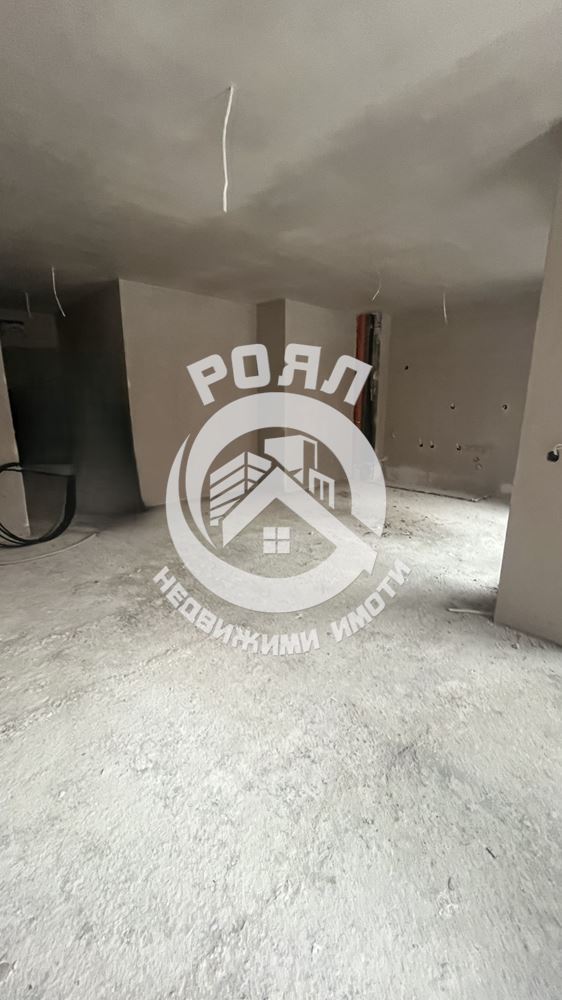 Роял Имоти продава едностаен апартамент в кв.Смирненски - 0