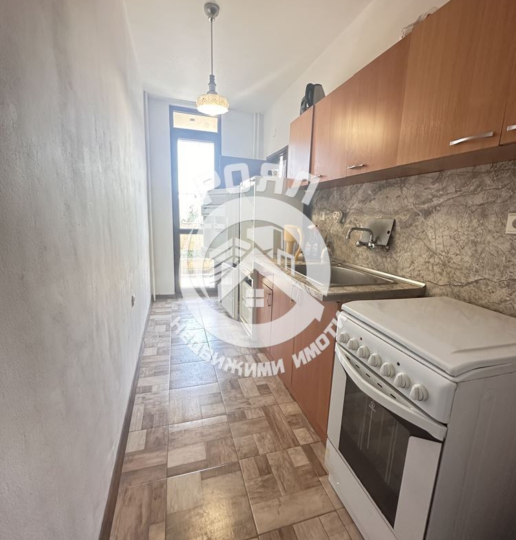 Роял имоти продава тристаен апартамент, Център, Пловдив - 0