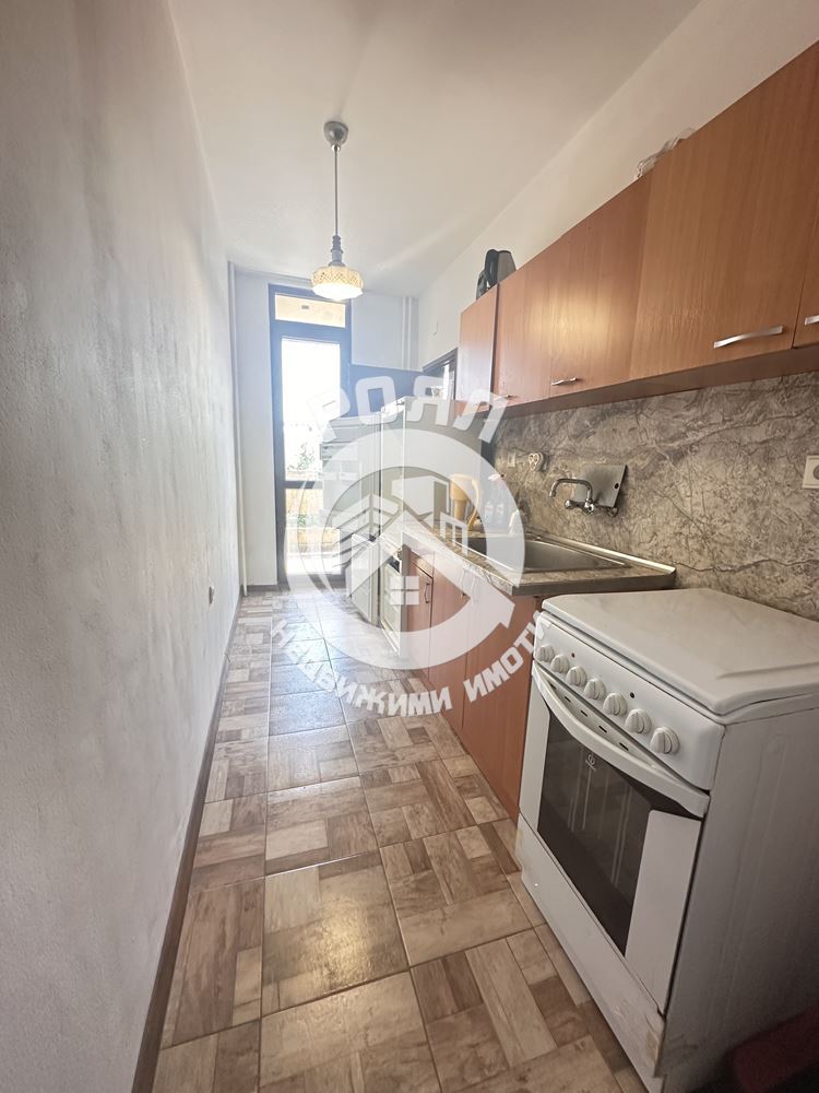 Роял имоти продава тристаен апартамент, Център, Пловдив - 0