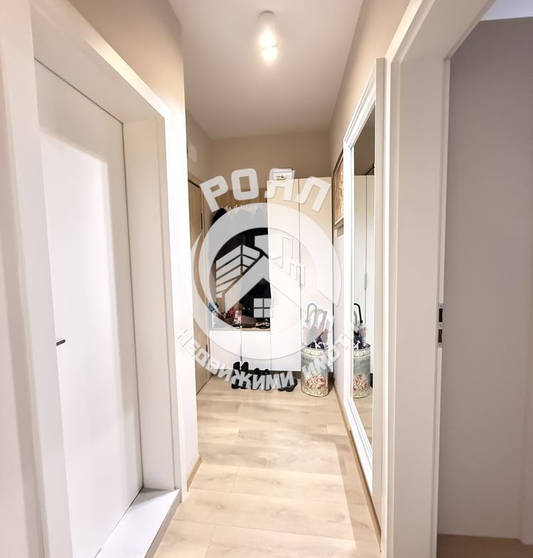 Роял имоти продава обзаведен двустаен апартамент Център, Пловдив - 0