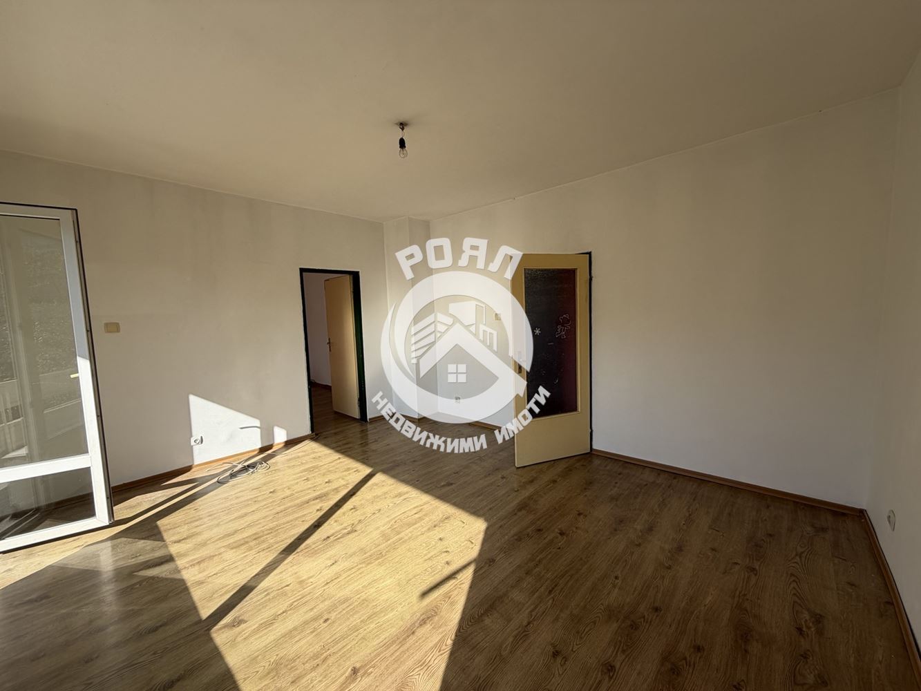 Роял Имоти продава двустаен, панелен апартамент в кв.Кършияка, гр.Пловдив - 0