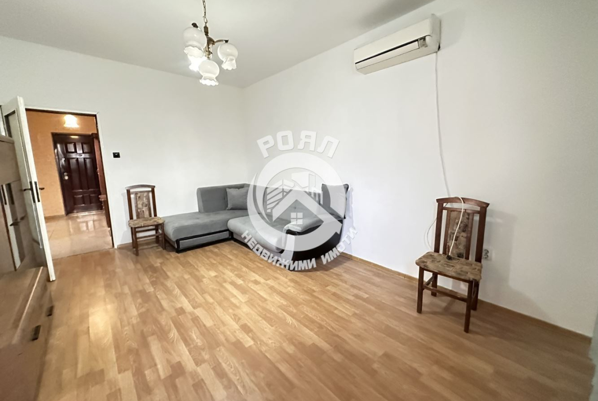 Роял Имоти продава тристаен апартамент, Център, Пловдив - 0