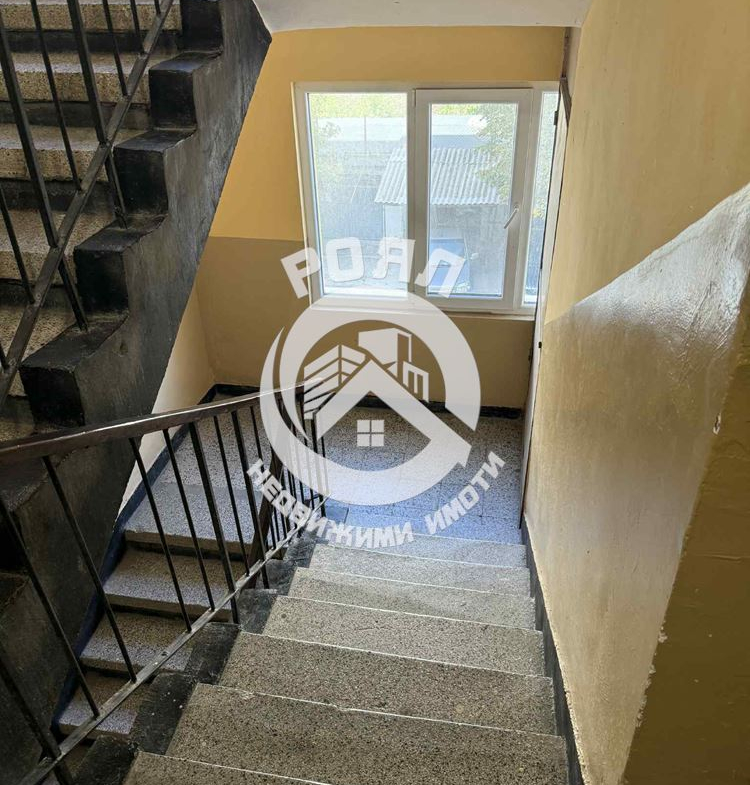 Роял имоти продава апартамент с три отделни стаи в гр. Хасково, кв.Орфей - 0