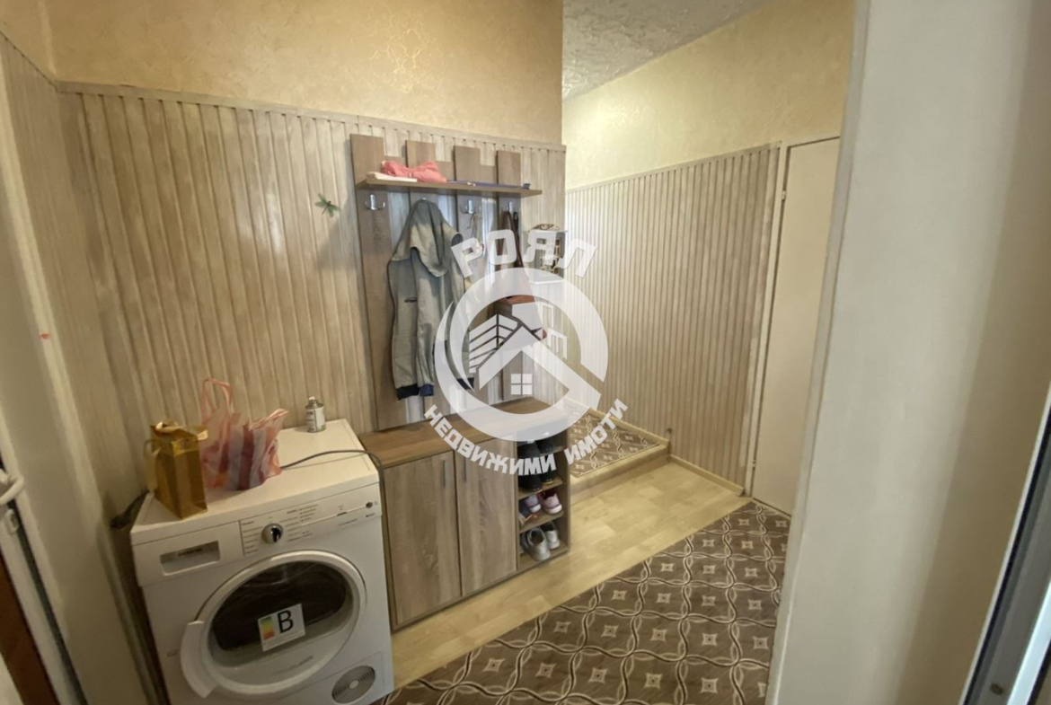 Роял имоти продава два етажа от къща,гр Асеновград,кв.Изток - 0