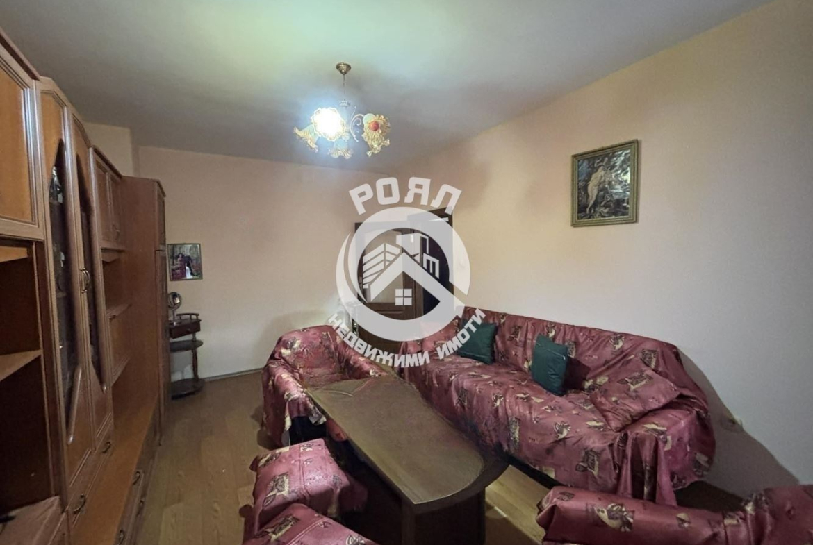 Роял Имоти продава ЕКСКЛУЗИВНО двустаен апартамент с три отделни помещения в кв. Южен, Пловдив - 0