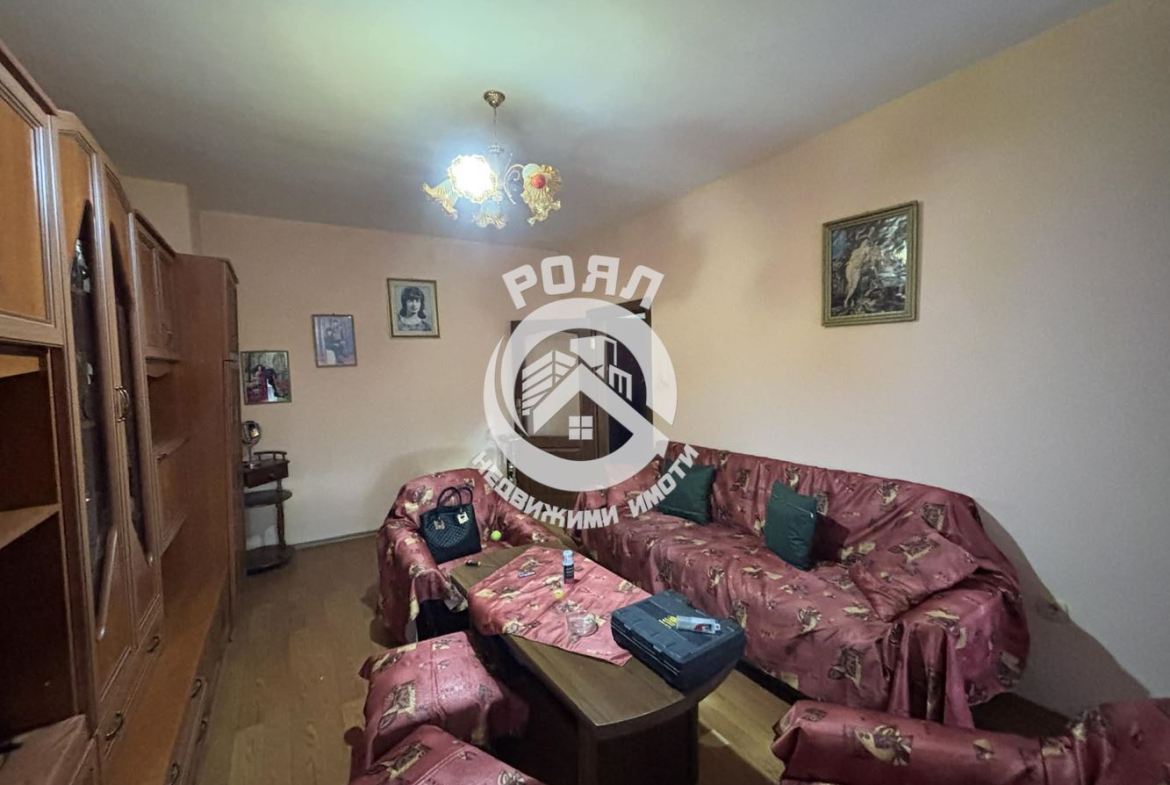 Роял Имоти продава ЕКСКЛУЗИВНО двустаен апартамент с три отделни помещения в кв. Южен, Пловдив - 0