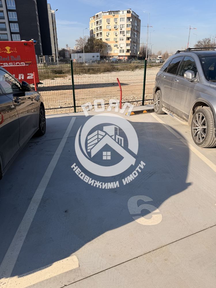 Роял имоти продава Ексклузивно тристаен апартамент, с акт 16, кв.Гагарин, Пловдив - 0