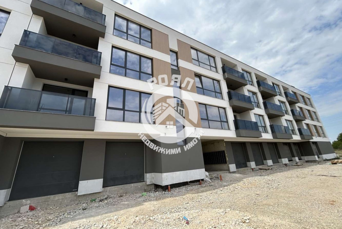 Роял Имоти продава едностаен апартамент в гр.Пловдив,кв.Остромила - 0