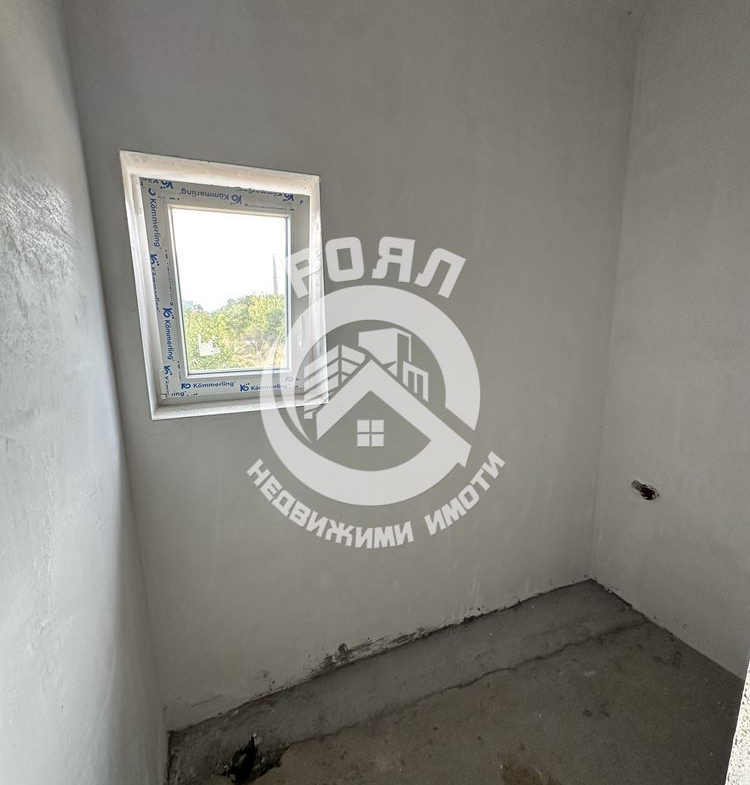 Роял Имоти продава Ексклузивно две двуетажни къщи в гр.Стамболийски - 0