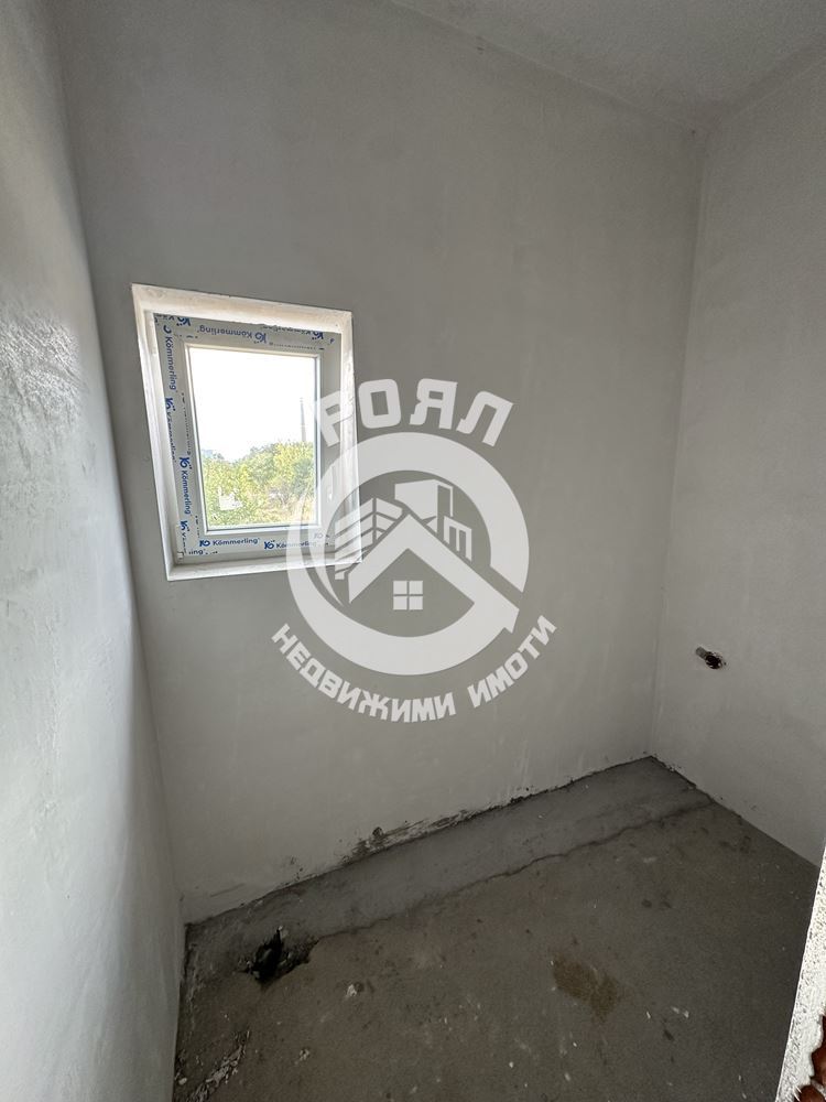 Роял Имоти продава Ексклузивно две двуетажни къщи в гр.Стамболийски - 0