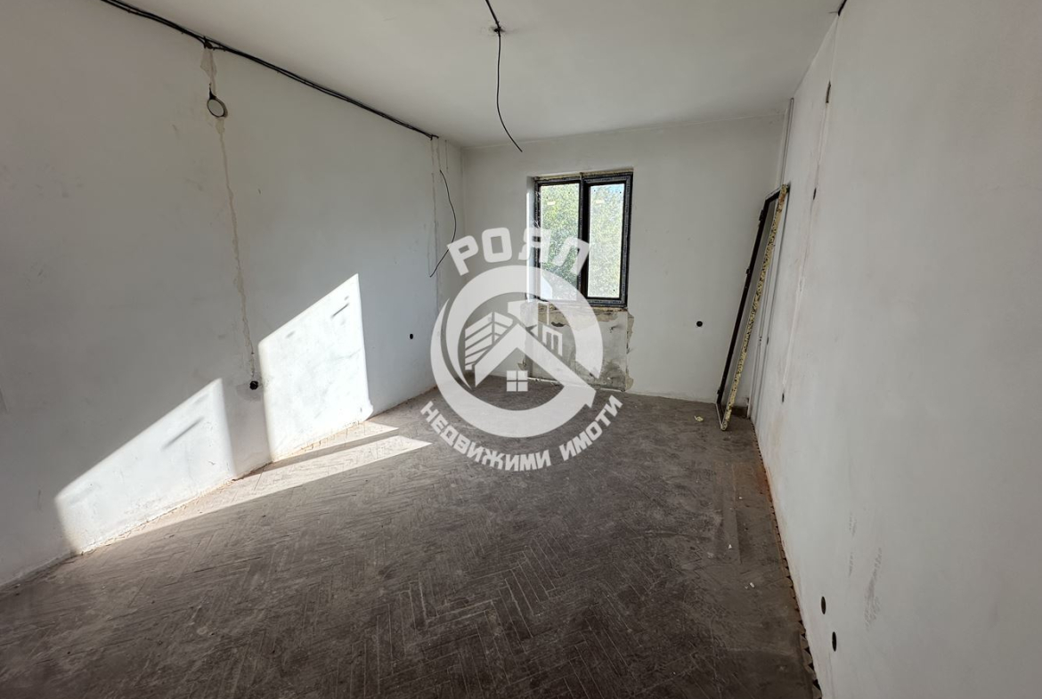 Роял имоти продава Ексклузивно двустаен апартамент в гр.Стамболийски - 0