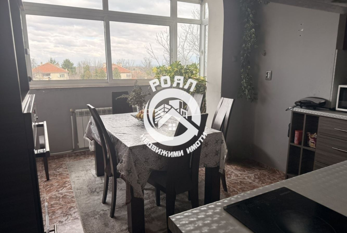 Роял имоти продава Ексклузивно тристаен апартамент в гр. Садово - 0