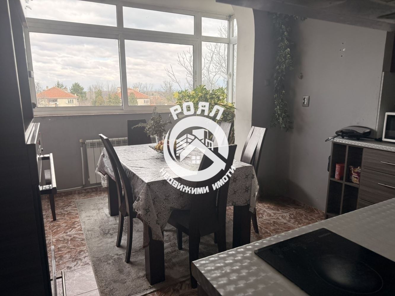 Роял имоти продава Ексклузивно тристаен апартамент в гр. Садово - 0