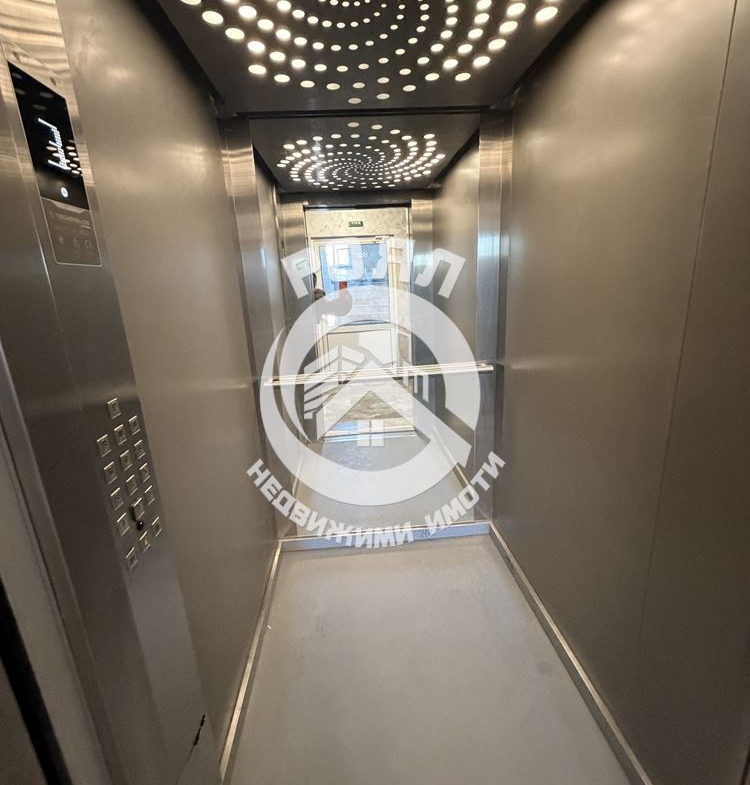 Роял имоти продава Ексклузивно тристаен апартамент, с акт 16, кв.Гагарин, Пловдив - 0