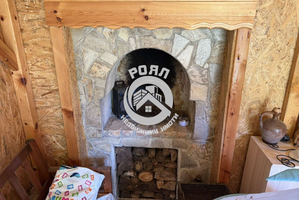 Роял имоти продава къща с двор в с. Дедово, обл. Пловдив - 0