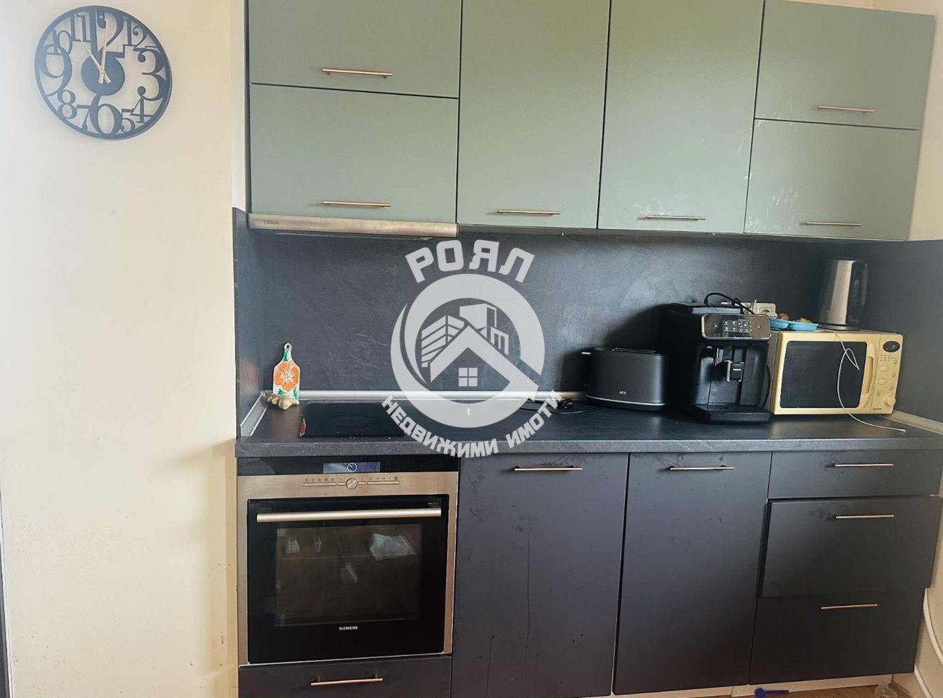 Роял Имоти продава работещ хотел в гр. Батак - 0