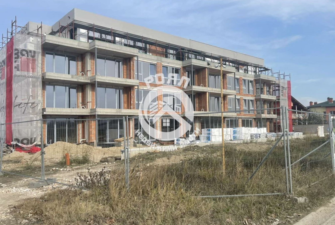 Роял имоти продава тристаен апартамент гр. Пловдив, кв.Остромила - 0