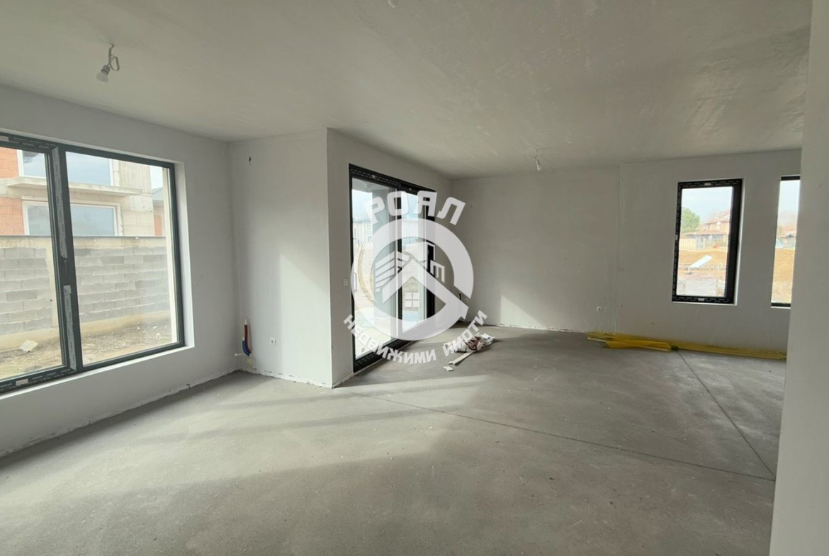 Роял имоти продава къща в кв Беломорски, Пловдив - 0