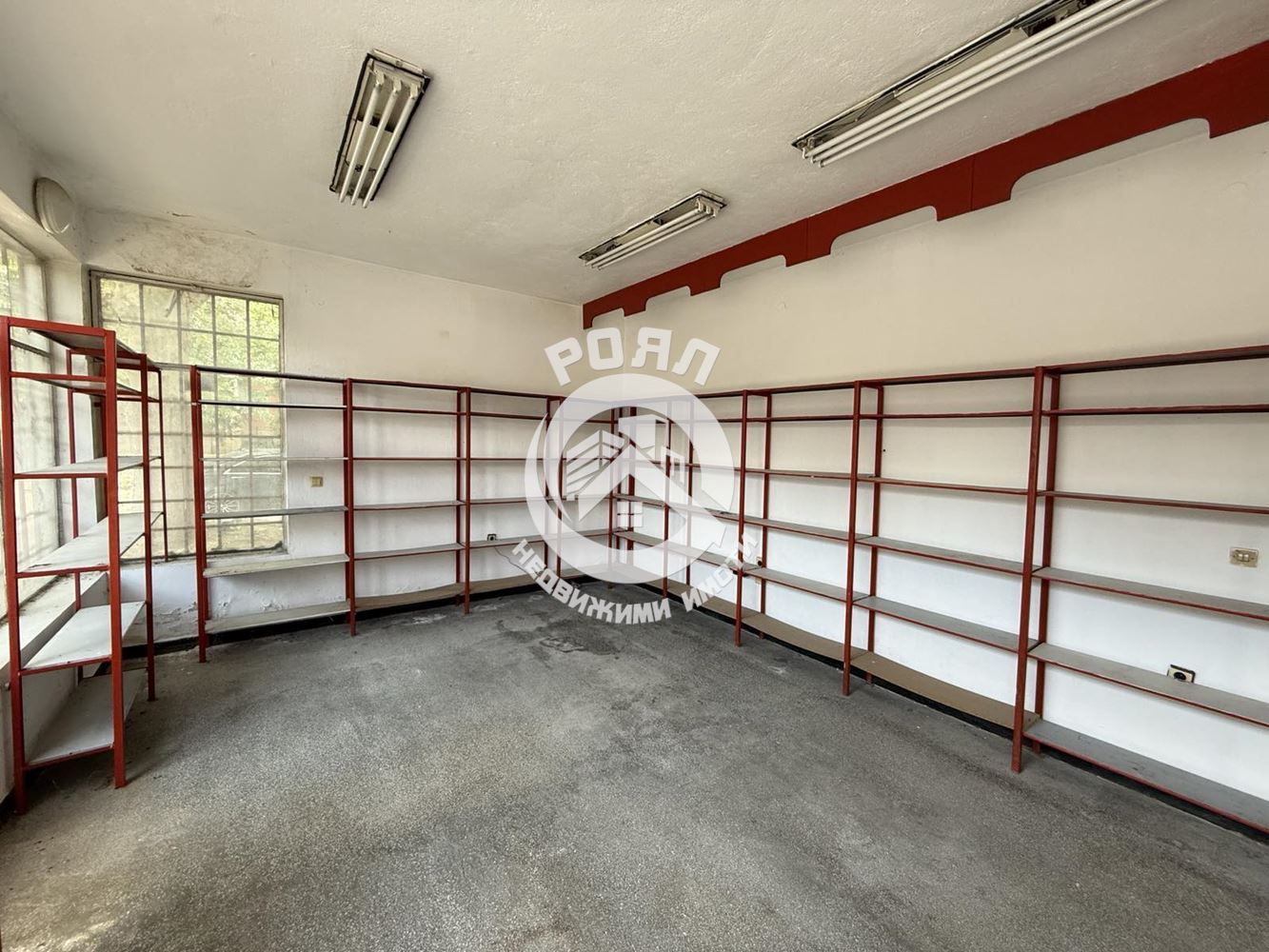 Роял Имоти продава Ексклузивно магазин в жк Тракия,гр.Пловдив - 0