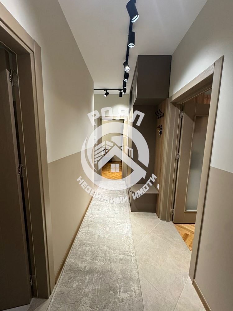 Роял Имоти продава Ексклузивно четиристаен апартамент, Смирненски, Пловдив - 0