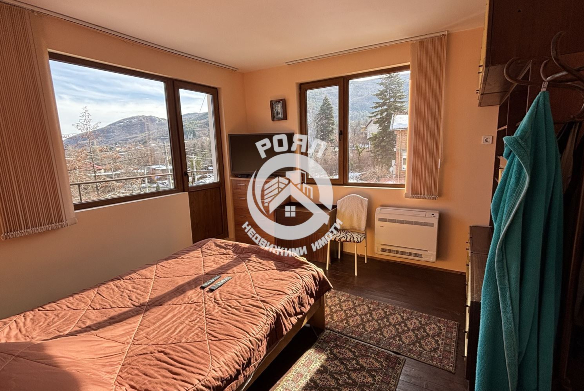 Роял имоти продава двуетажна къща в с.Гълъбово, област Пловдив - 0