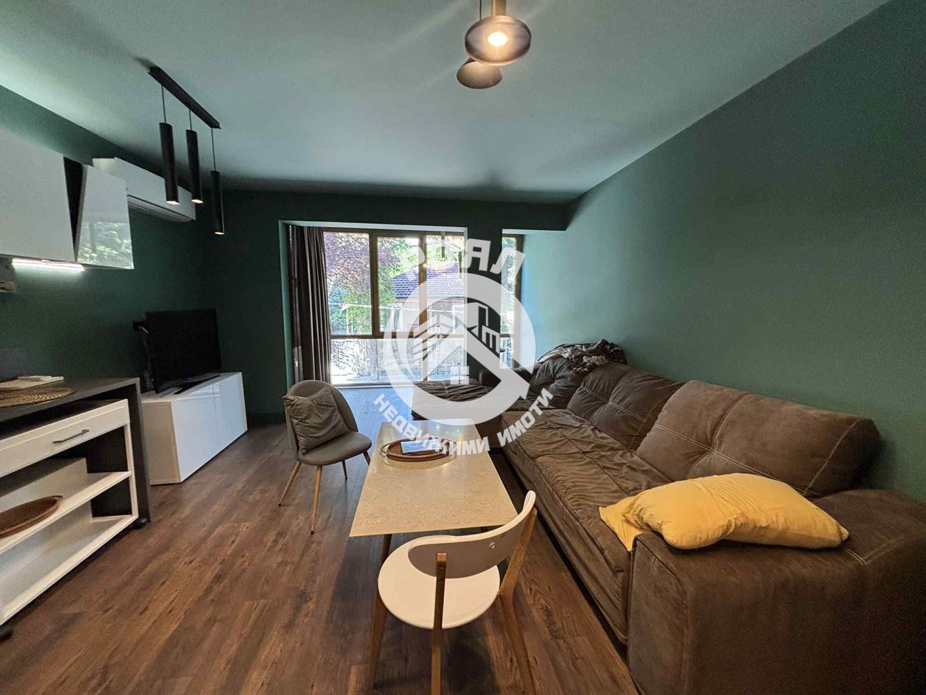 Роял Имоти предлага под наем луксозен двустаен апартамент в Широк Център, Пловдив - 0