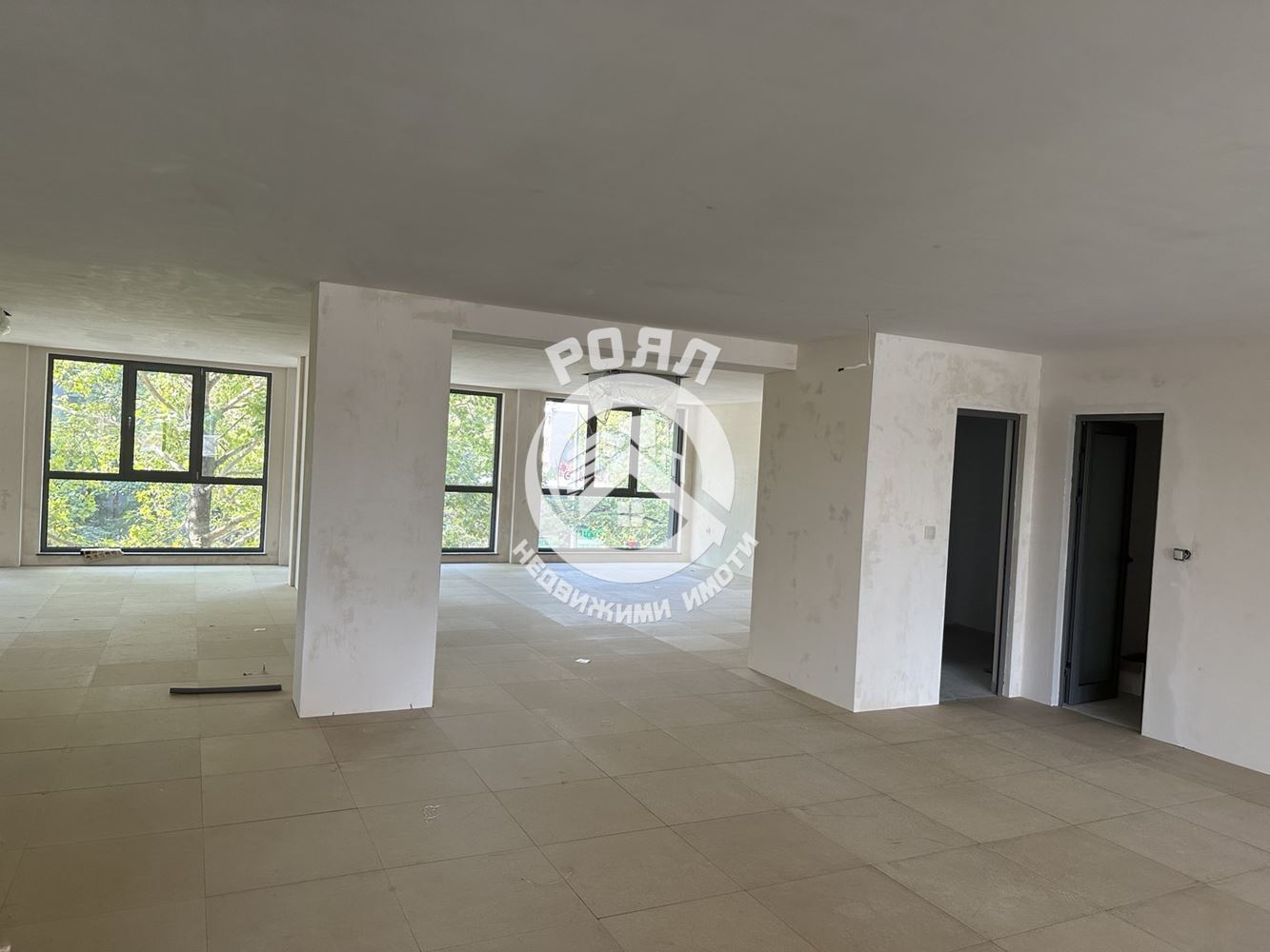 Роял имоти отдава под наем офис в Кючук Париж, Пловдив - 0