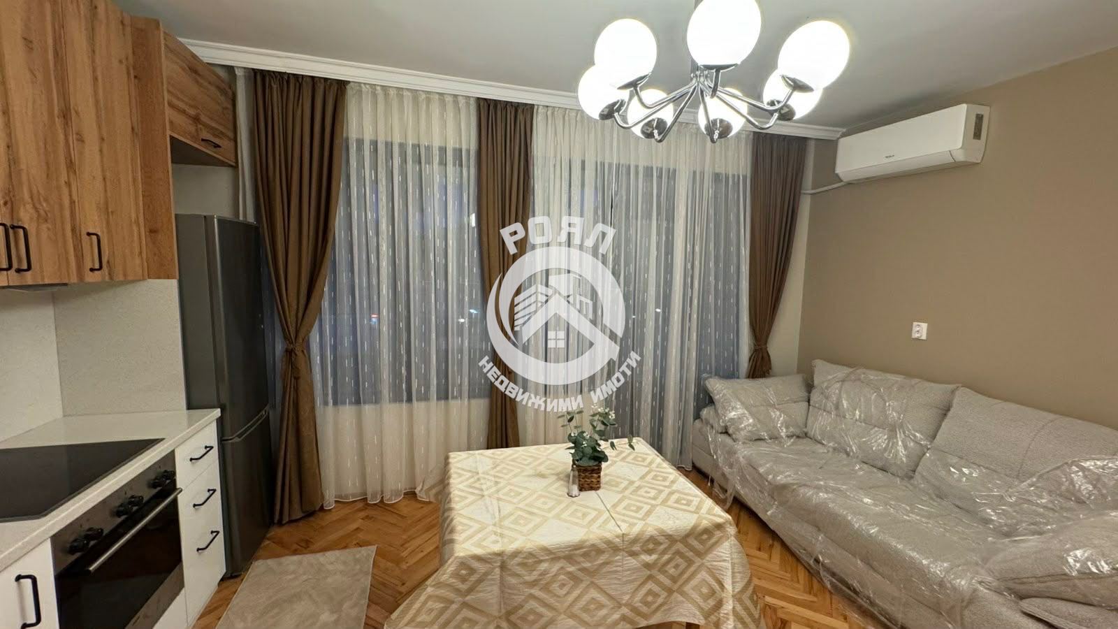 Роял Имоти продава Ексклузивно четиристаен апартамент, Смирненски, Пловдив - 0