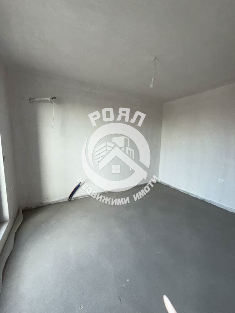 Роял имоти продава двустаен апартамент, Тракия, Пловдив - 0