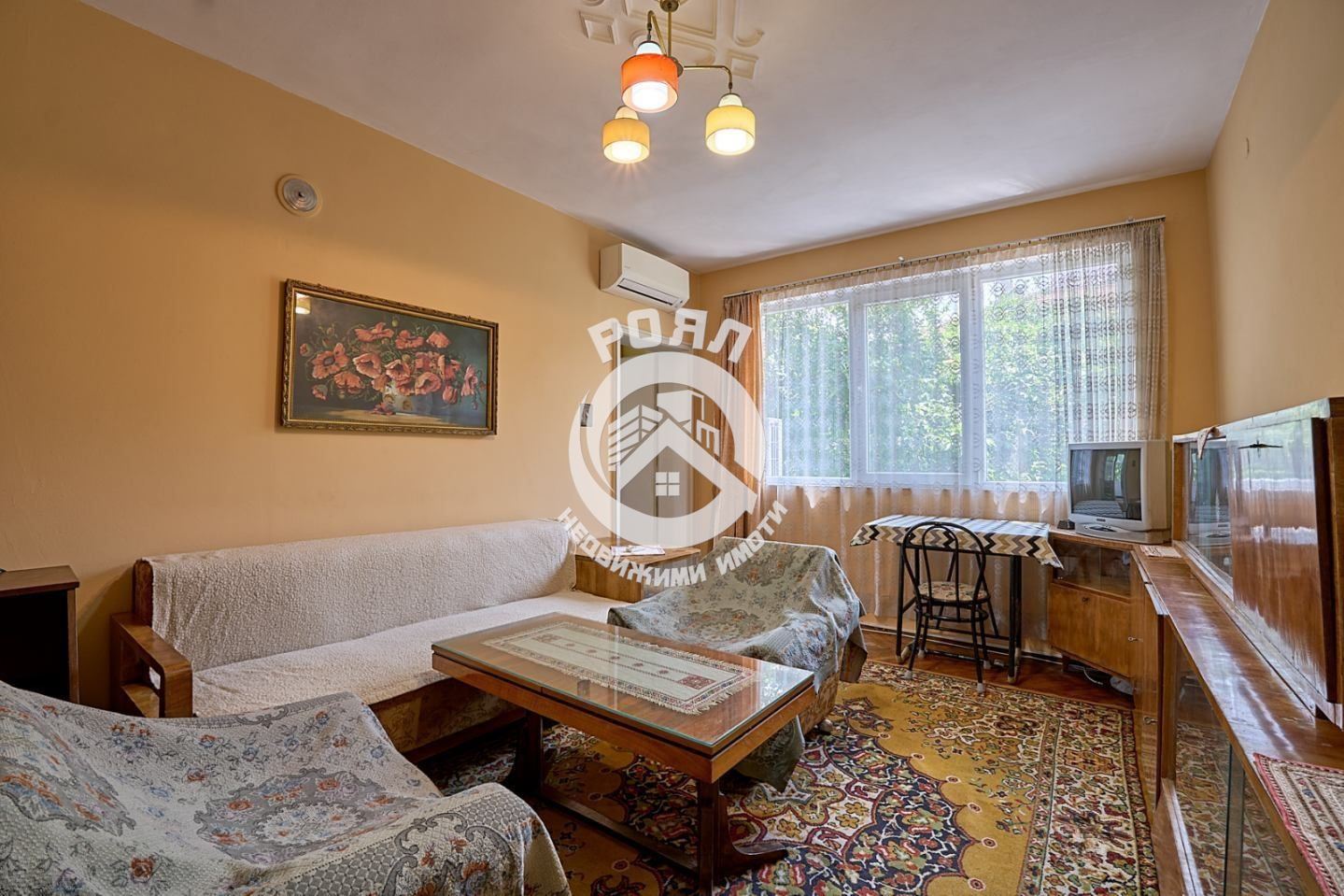 Роял имоти предлага под наем 2-стаен апартамент,Гр.Пловдив,Център - 0