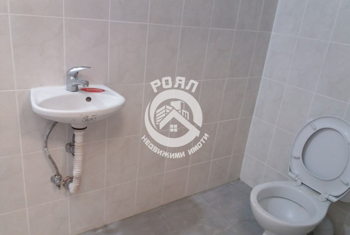 Роял Имоти отдава под наем складово помещение в логистична база в Индустриална зона Север - 0