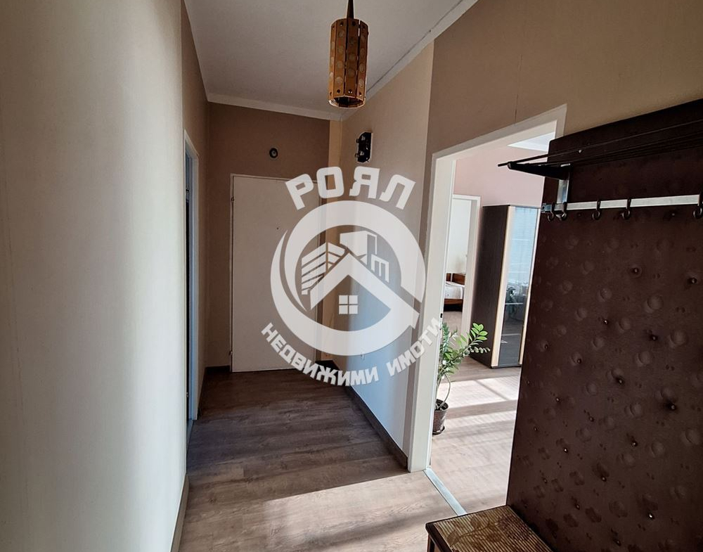 Роял имоти продава двустаен апартамент, три отделни стаи, Кючук Париж, Пловдив - 0