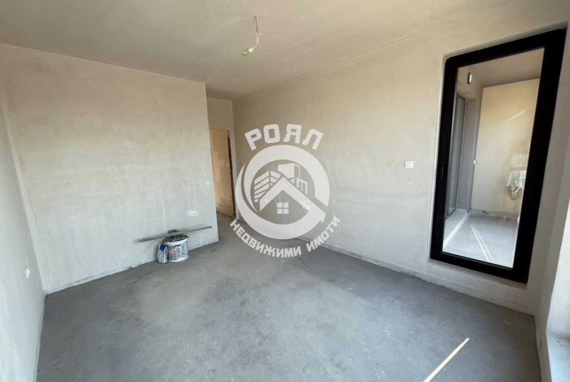 Роял имоти продава двустаен апартамент, с акт 16, комплекс от затворен тип, Тракия, Пловдив - 0