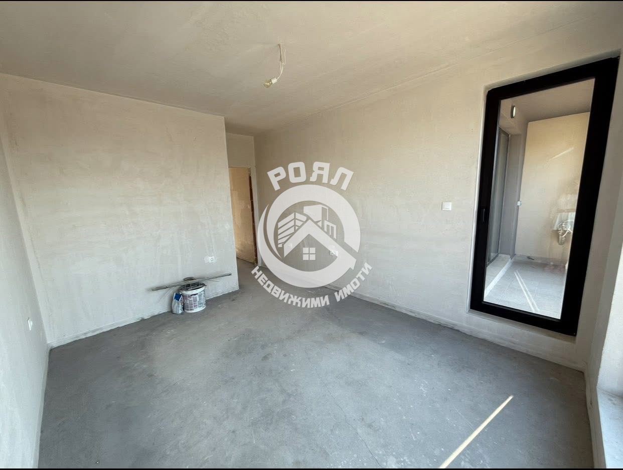 Роял имоти продава двустаен апартамент, с акт 16, комплекс от затворен тип, Тракия, Пловдив - 0