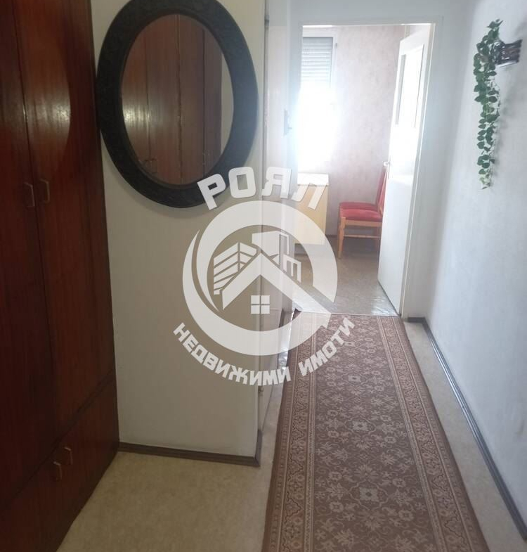 Роял Имоти продава двустаен апартамент с ТРИ отделни помещения в кв.Кючук Париж, Пловдив - 0