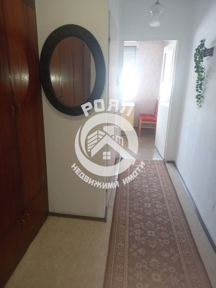 Роял Имоти продава двустаен апартамент с ТРИ отделни помещения в кв.Кючук Париж, Пловдив - 0