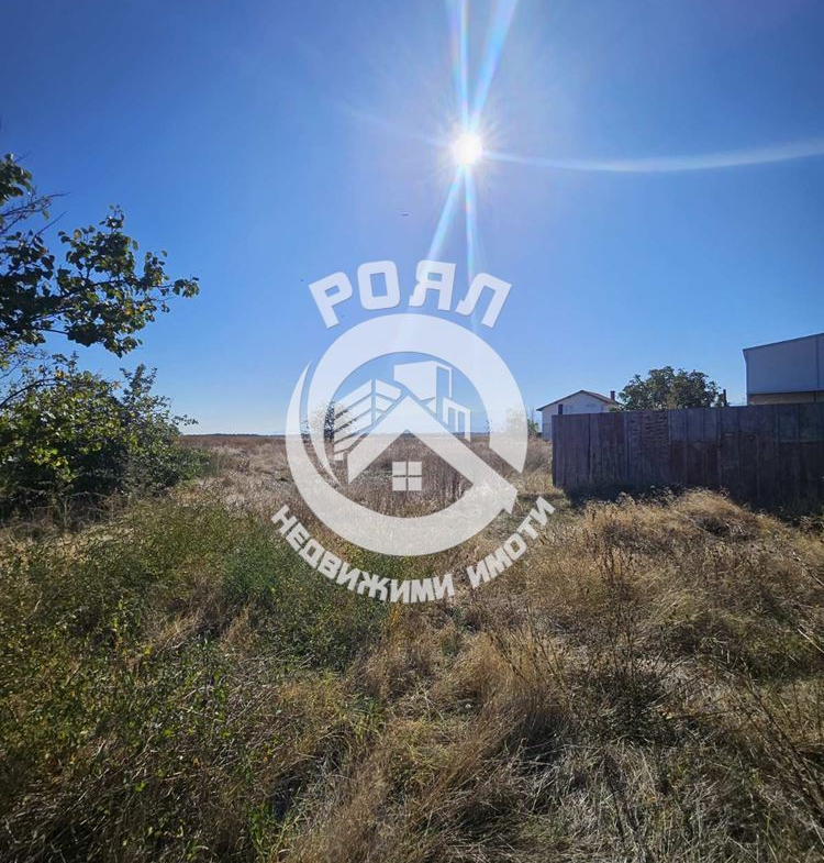 Роял имоти продава УПИ със сгради в с. Цалапица - 0