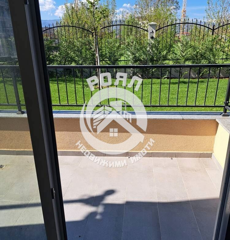 Роял имоти продава двустаен апартамент с веранда в затворен комплекс, гр. Пловдив, р-н Южен - 0