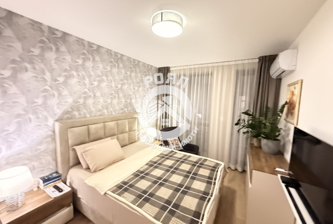 Роял имоти продава обзаведен двустаен апартамент Център, Пловдив - 0