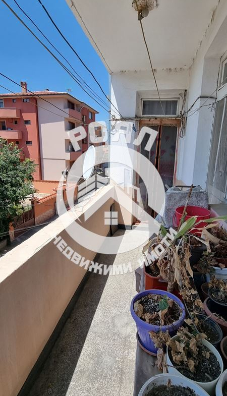 Роял имоти продава етаж от къща в квартал Изгрев, до 6-то РПУ Пловдив - 0