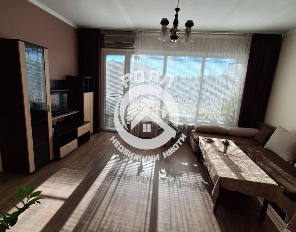 Роял имоти продава двустаен апартамент, три отделни стаи, Кючук Париж, Пловдив - 0