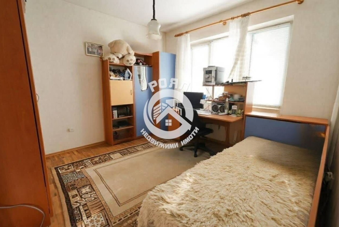 Роял имоти продава многостаен апартамент, Южен, Пловдив - 0