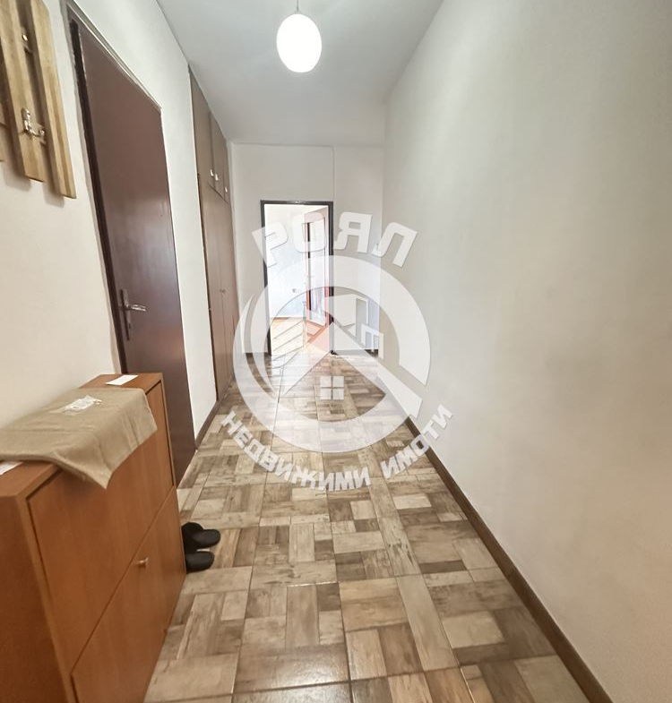 Роял имоти продава тристаен апартамент, Център, Пловдив - 0