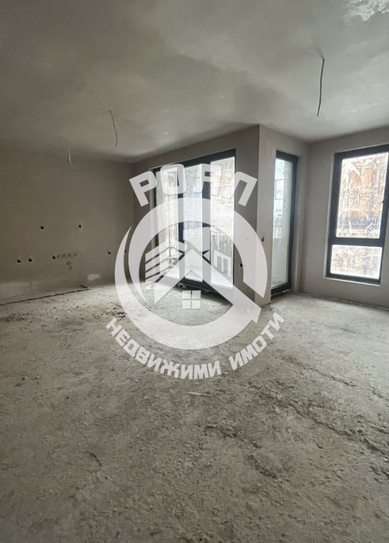 Роял Имоти продава едностаен апартамент в кв.Смирненски - 0