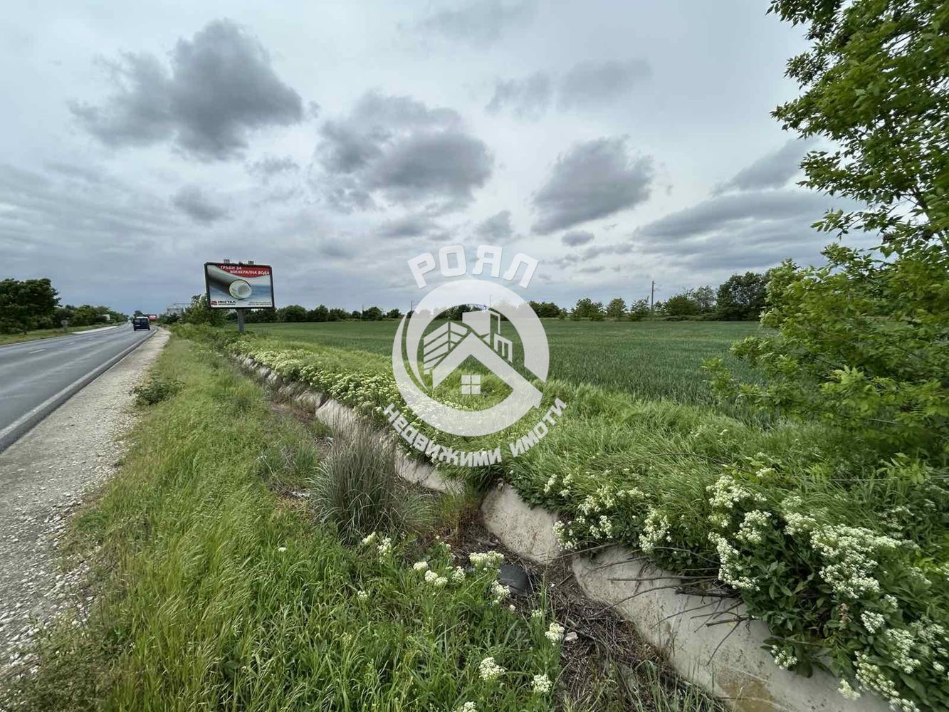 Роял Имоти продава ЕКСКЛУЗИВНО парцел в с.Граф Игнатиево,обл.Пловдив - 0