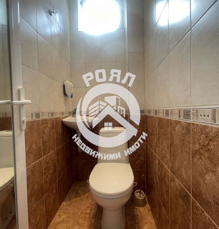 Роял имоти продава ЕКСКЛУЗИВНО тристаен апартамент, кв.Прослав!!!Напълно обзаведен!!!С Гараж и Паркомясто!!! - 0